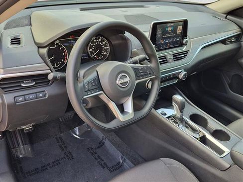 Certified 2026 Nissan Altima 2.5 SV FWD image 10