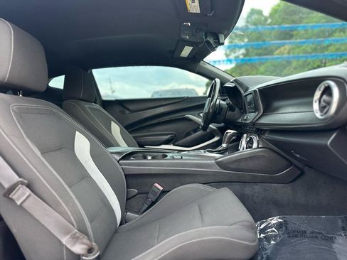 Used 2016 Chevrolet Camaro LT RWD image 15