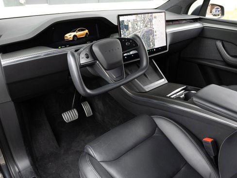 Used 2023 Tesla Model X Plaid AWD/4WD image 4
