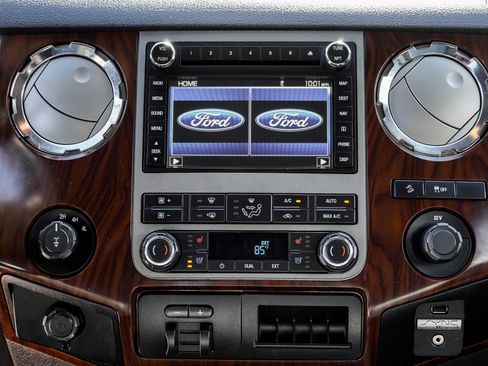 Used 2012 Ford F250 Lariat w/ Lariat Interior Pkg AWD/4WD image 36