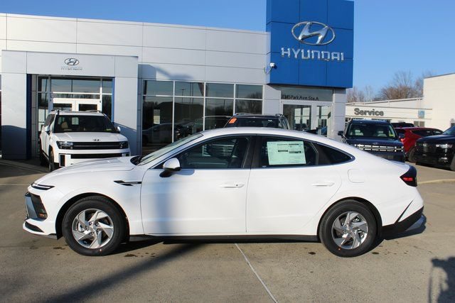 Certified 2026 Hyundai Sonata SE FWD image 2
