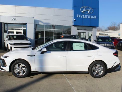 New 2026 Hyundai Sonata SE image 2