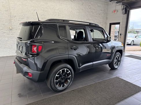 Used 2023 Jeep Renegade Trailhawk AWD/4WD image 8