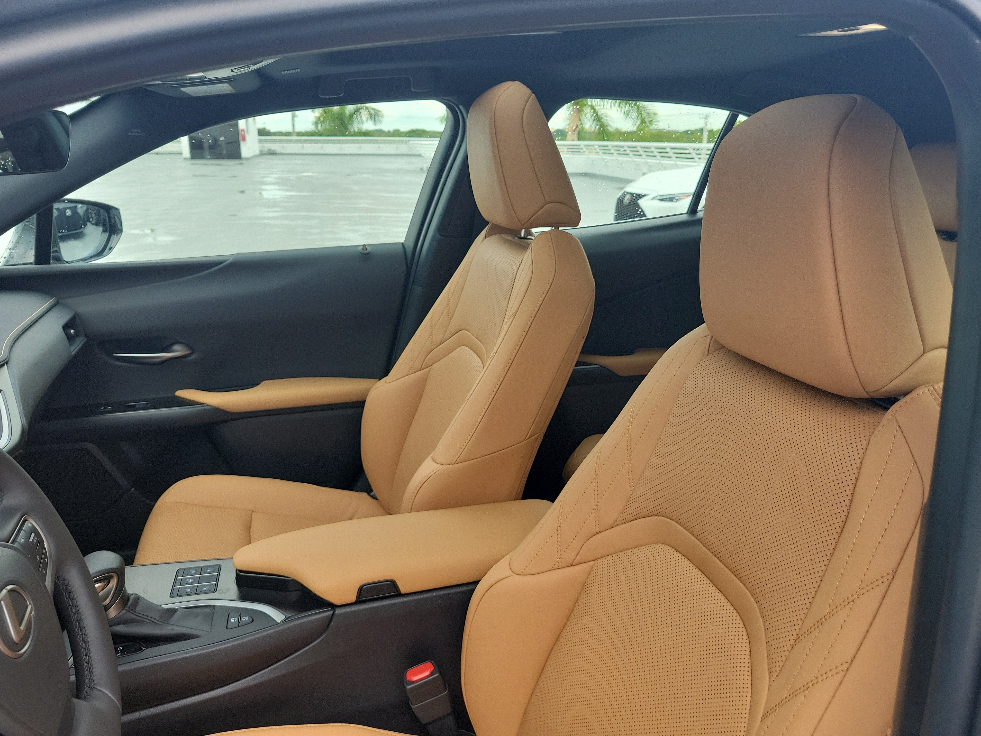 Used 2024 Lexus UX 250h FWD w/ Premium Package image 20