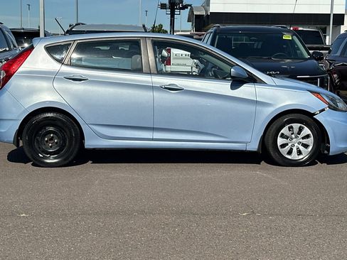 Used 2012 Hyundai Accent GS FWD image 3