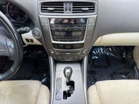 Used 2009 Lexus IS 250 w/ Preferred Accessory Pkg RWD image 19