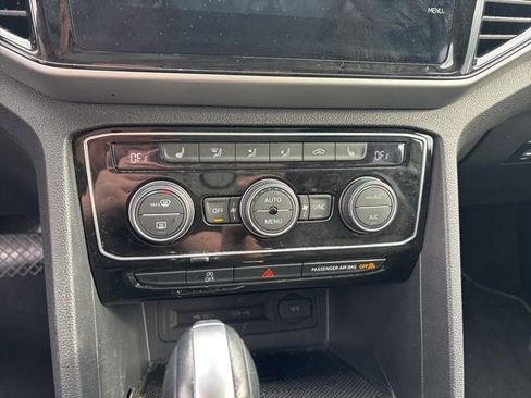 Used 2023 Volkswagen Atlas Cross Sport SE w/ Panoramic Sunroof Package image 14