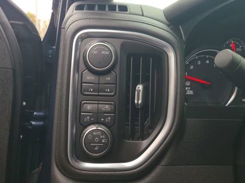 Certified 2021 Chevrolet Silverado 1500 LT Trail Boss w/ Convenience Package II AWD/4WD image 13