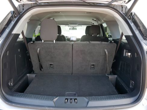 Used 2022 Ford Explorer XLT AWD/4WD image 12