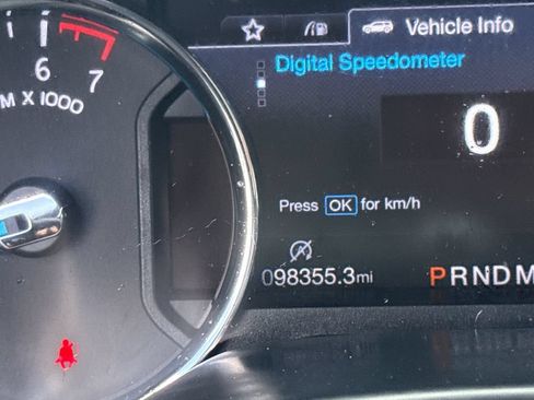 Used 2019 Ford Expedition XLT w/ Equipment Group 202A AWD/4WD image 43