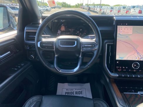 Used 2025 GMC Yukon XL Denali AWD/4WD image 19