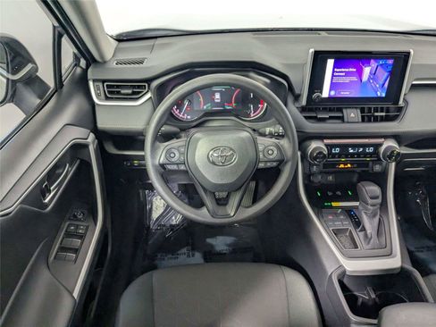 Used 2025 Toyota RAV4 XLE FWD image 37