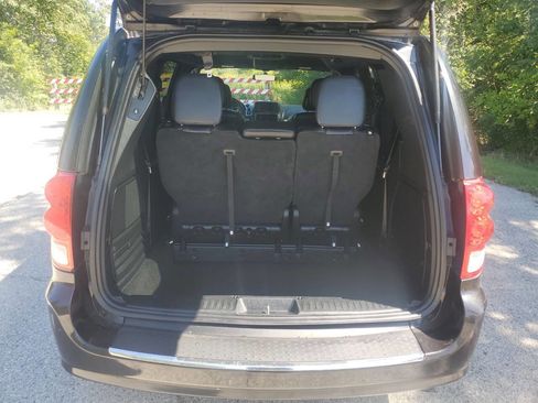 Used 2016 Dodge Grand Caravan R/T image 17