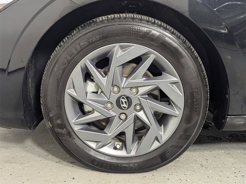 Certified 2024 Hyundai Elantra Blue image 9