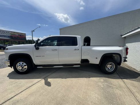 Used 2024 Chevrolet Silverado 3500 LTZ w/ LTZ Plus Package AWD/4WD image 2