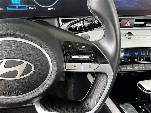 Used 2024 Hyundai Elantra Limited FWD image 11