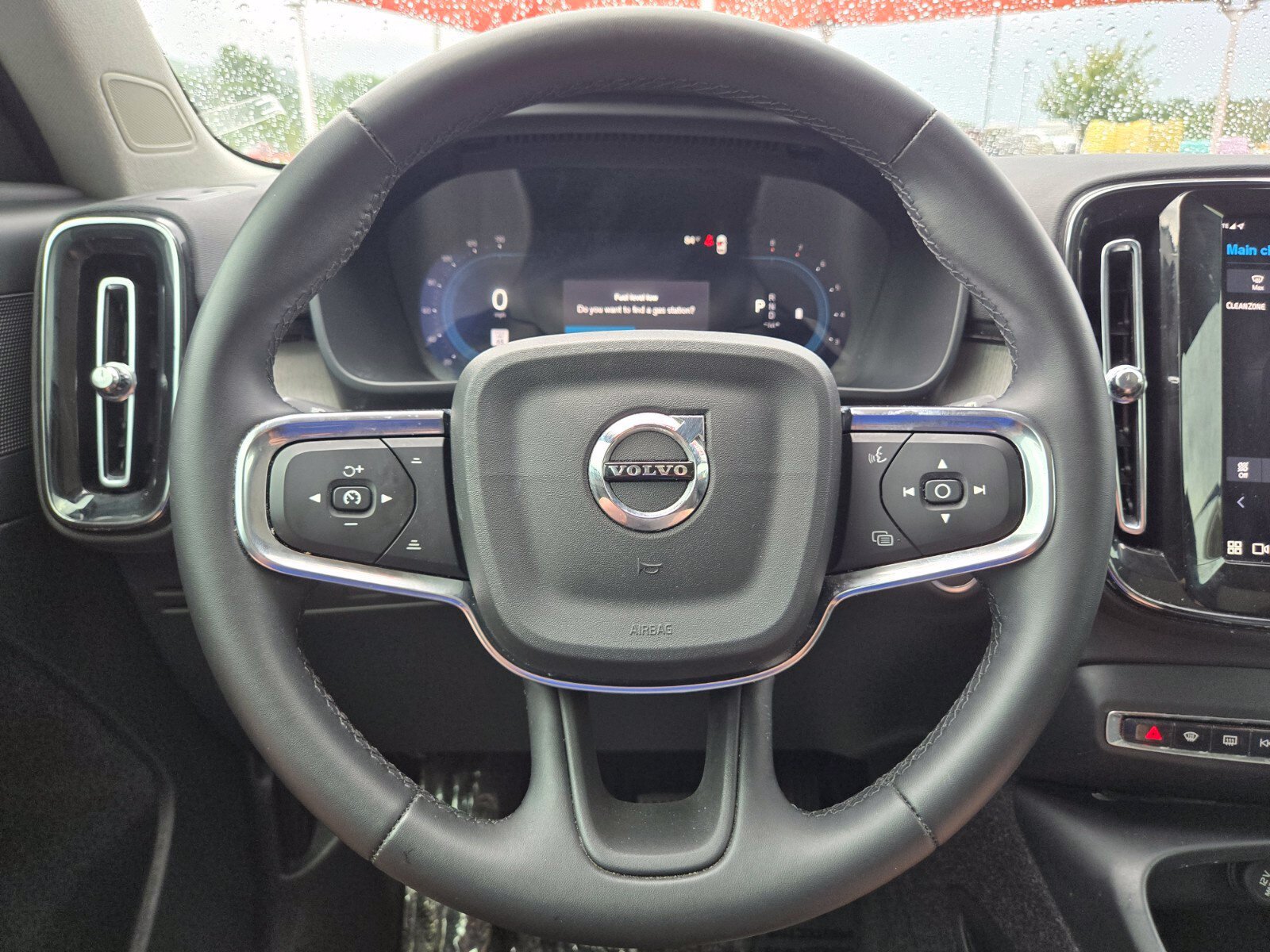 Used 2024 Volvo XC40 B5 Plus AWD/4WD image 28