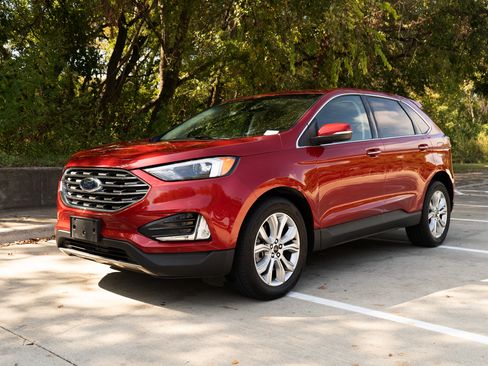Used 2024 Ford Edge Titanium image 5