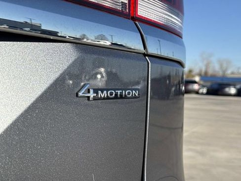 Certified 2025 Volkswagen Atlas SE image 4