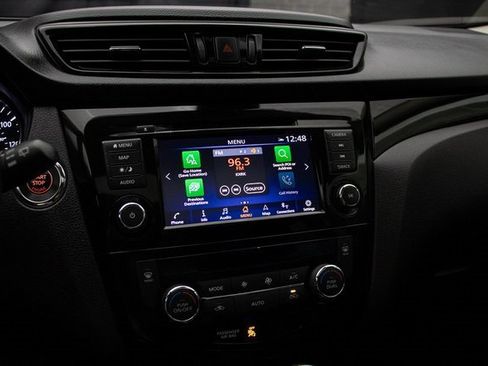 Used 2022 Nissan Rogue Sport SL w/ Premium Package image 33