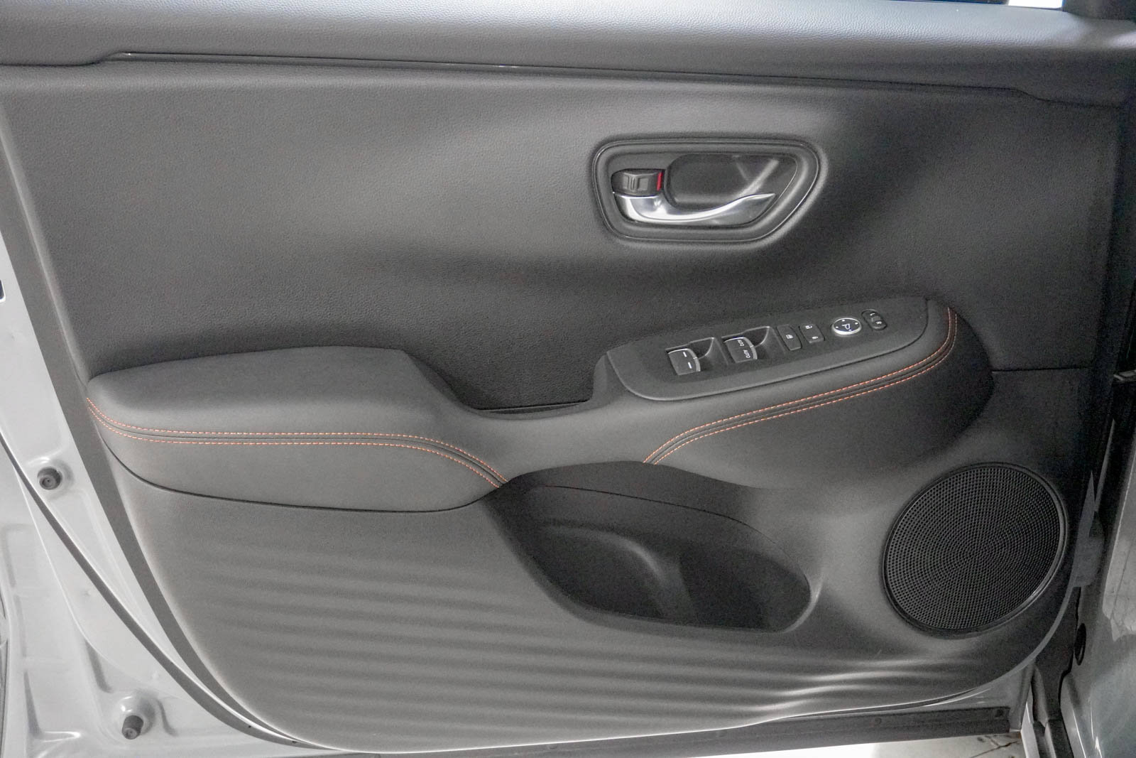 Used 2024 Honda HR-V Sport image 16