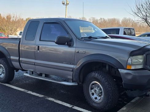 Used 2003 Ford F250 XLT image 11