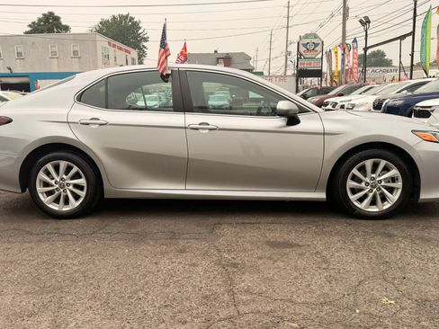 Used 2024 Toyota Camry LE FWD image 11