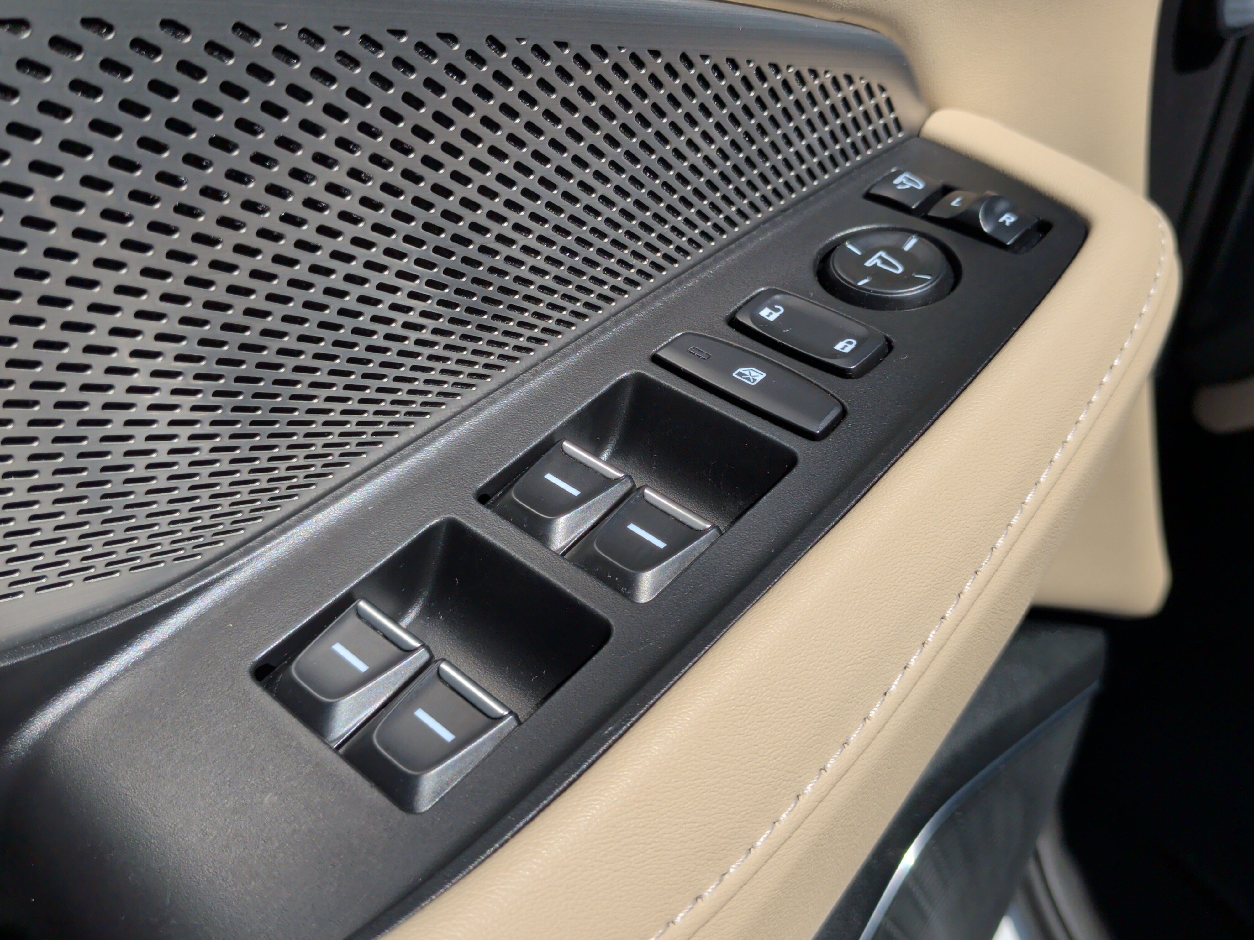 Used 2023 Acura MDX w/ Technology Package FWD image 29
