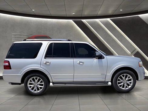 Used 2017 Ford Expedition Limited RWD image 2