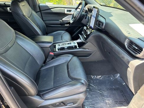 Used 2023 Ford Explorer ST w/ Equipment Group 401A AWD/4WD image 17