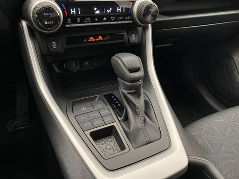 Used 2025 Toyota RAV4 XLE image 41