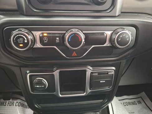 Used 2020 Jeep Wrangler Sport image 17