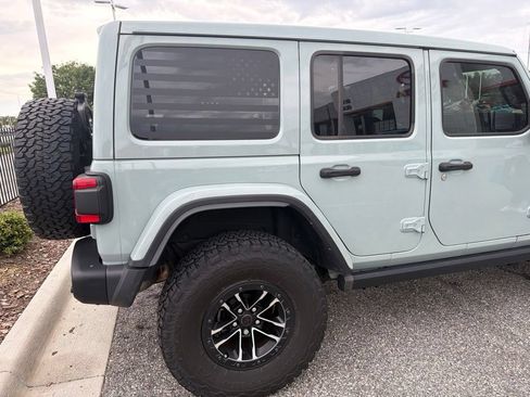 Used 2024 Jeep Wrangler Unlimited Rubicon AWD/4WD image 8