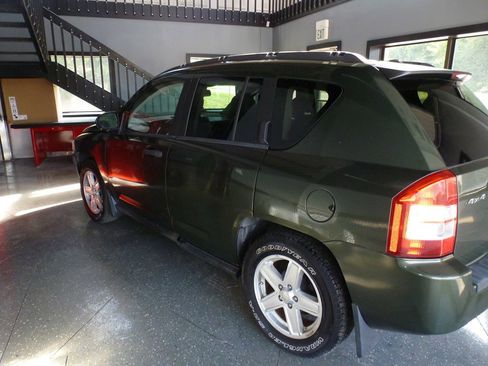 Used 2007 Jeep Compass Sport image 5