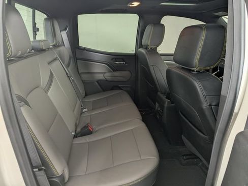 Used 2026 Chevrolet Colorado ZR2 w/ Technology Package AWD/4WD image 19