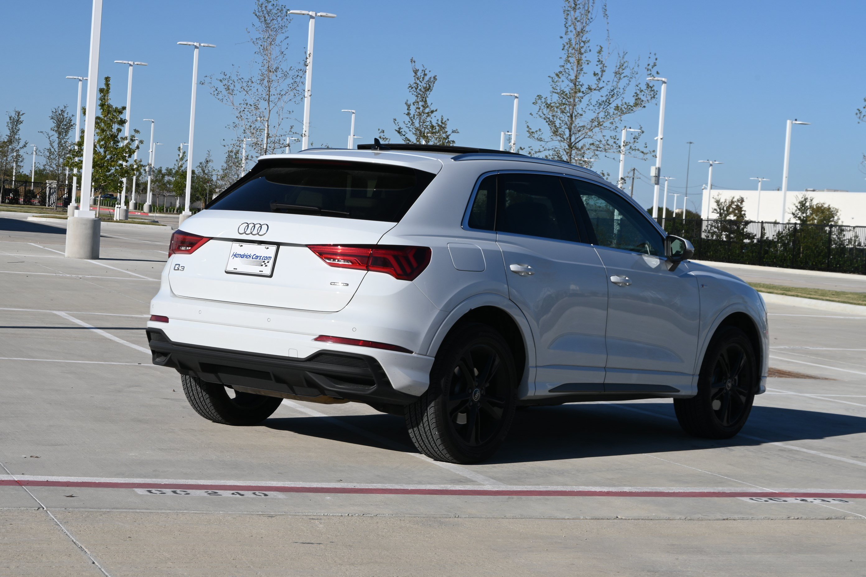 Used 2023 Audi Q3 2.0T Premium w/ Convenience Package AWD/4WD image 9