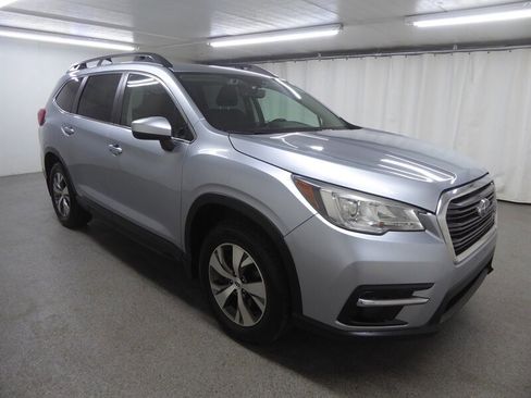 Used 2020 Subaru Ascent Premium w/ Convenience Package AWD/4WD image 1