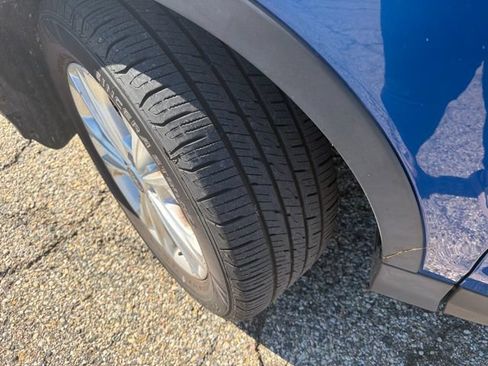Used 2017 Ford Escape SE w/ Equipment Group 201A FWD image 5