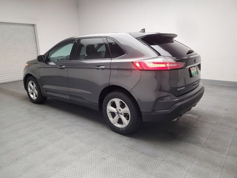Used 2020 Ford Edge SE FWD image 3