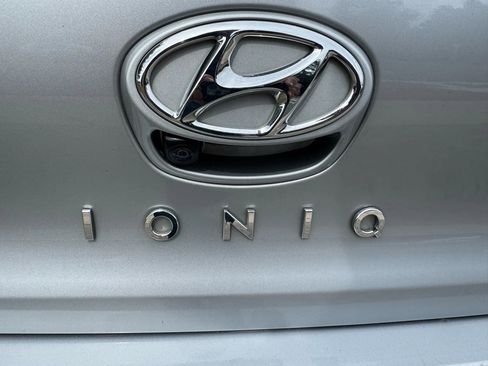 Used 2020 Hyundai Ioniq Blue image 22