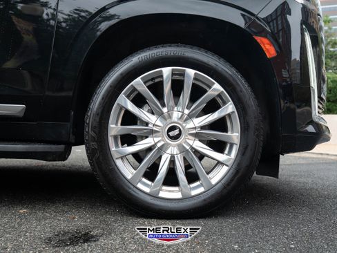 Used 2022 Cadillac Escalade ESV Premium Luxury image 10