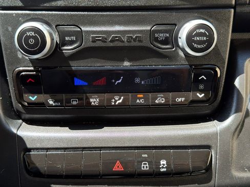 Used 2023 RAM ProMaster 2500 FWD image 34