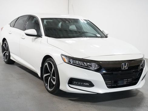 Used 2018 Honda Accord Sport image 3