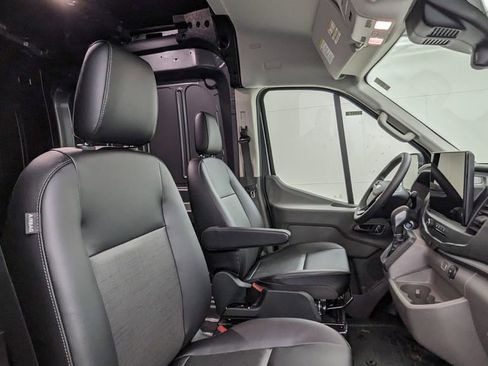 New 2026 Ford Transit 250 148 Medium Roof RWD image 34