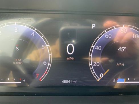 Used 2023 Jeep Grand Cherokee Limited w/ Luxury Tech Group II image 25