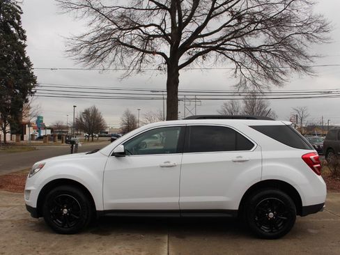 Used 2017 Chevrolet Equinox LT image 6