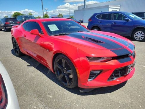 Used 2018 Chevrolet Camaro SS RWD image 4