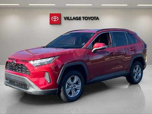 Certified 2022 Toyota RAV4 XLE w/ Convenience Package FWD image 1