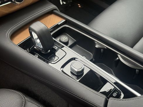 Used 2025 Volvo XC90 B6 Ultra image 20