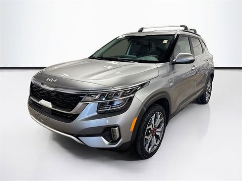 Used 2023 Kia Seltos SX image 3